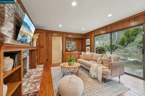 $1,945,000 | 34 Sherwood Court, Moraga, CA 94556