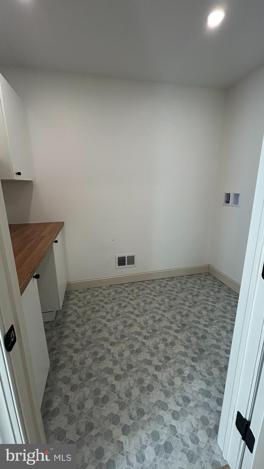 165 Ammon Road Elverson, PA 19520 - Photo 12 of 32 Laundry Room