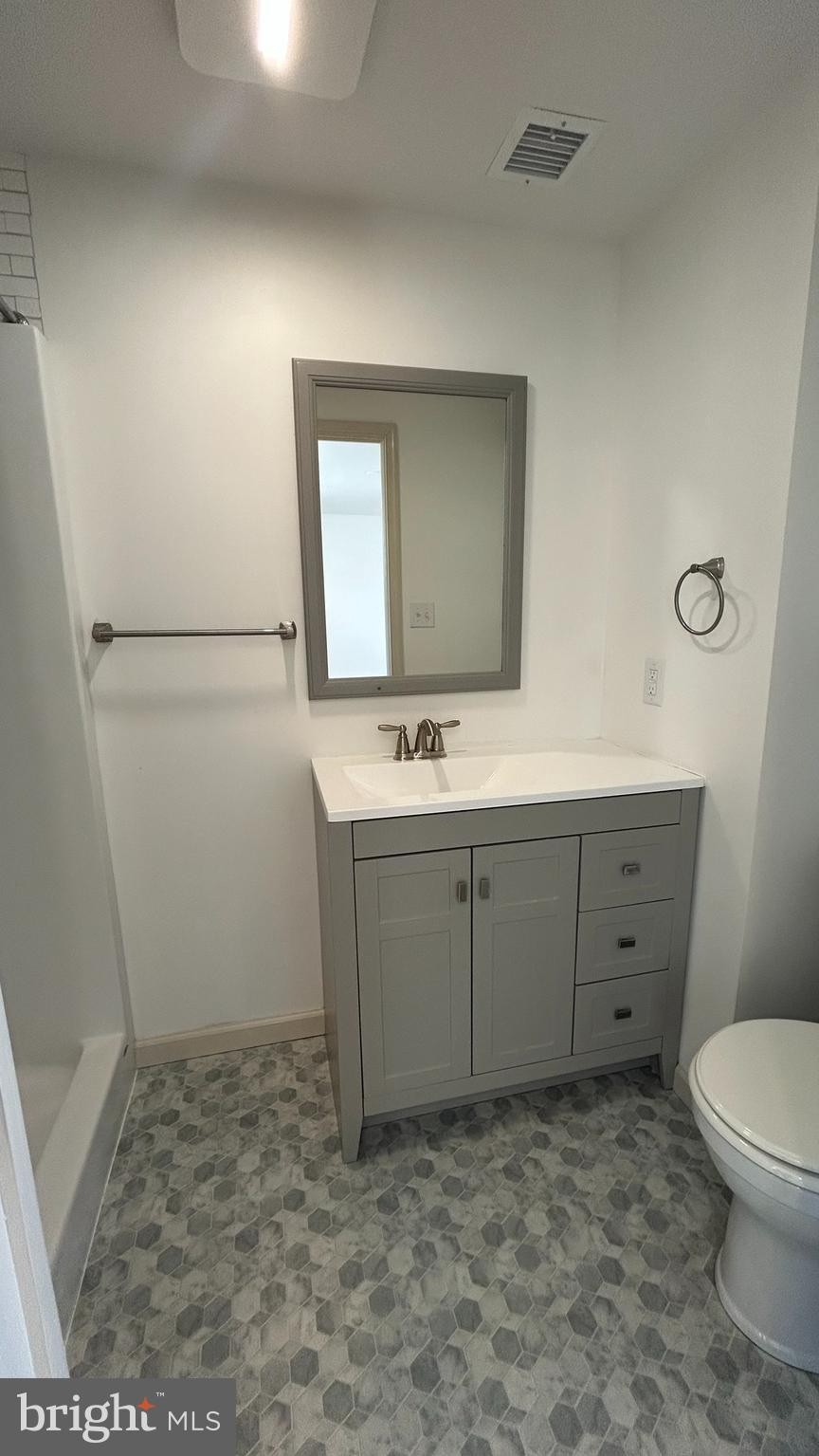 165 Ammon Road Elverson, PA 19520 - Photo 21 of 32 Primary Bathroom