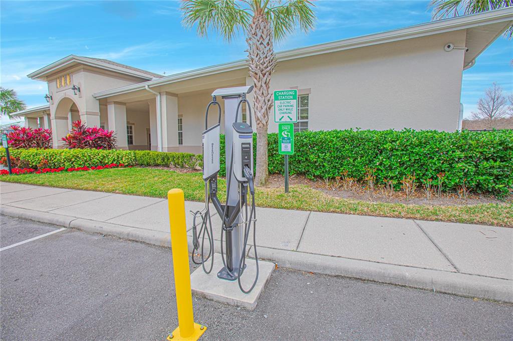 6468 South Goldenrod Road, Unit 34B Orlando, FL 32822 - Photo 34 of 34 a front view of a house with garden