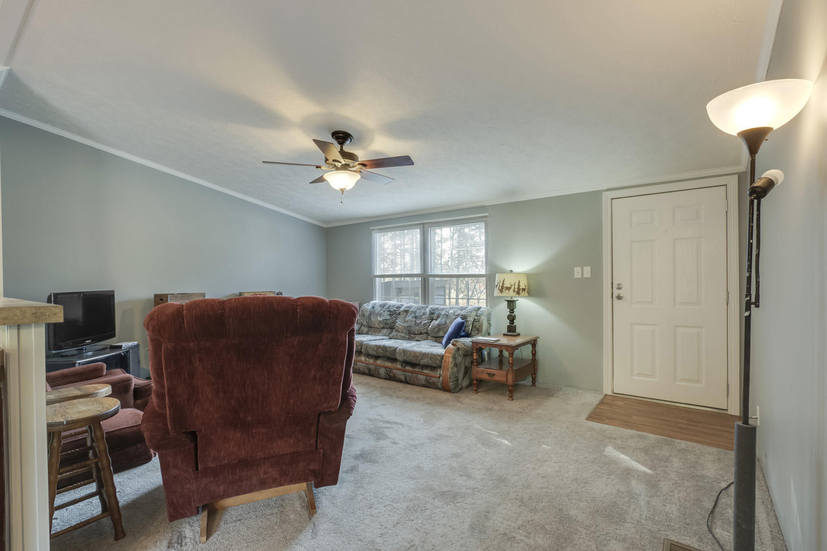 754 Plank Road Decatur, TN 37322 - Photo 4 of 27 04_PlankRoad_754_Living02