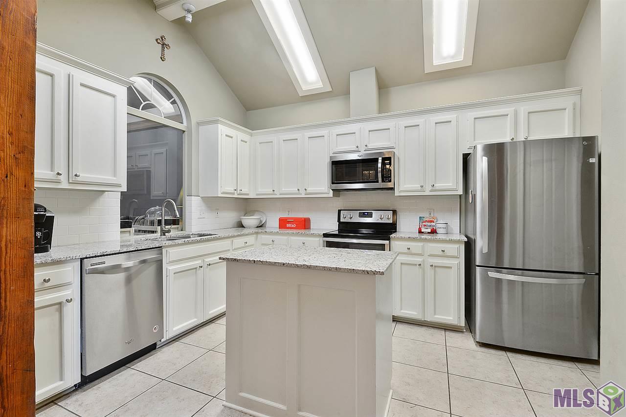 10427 Springrose Avenue Baton Rouge, LA 70810 - Photo 9 of 17