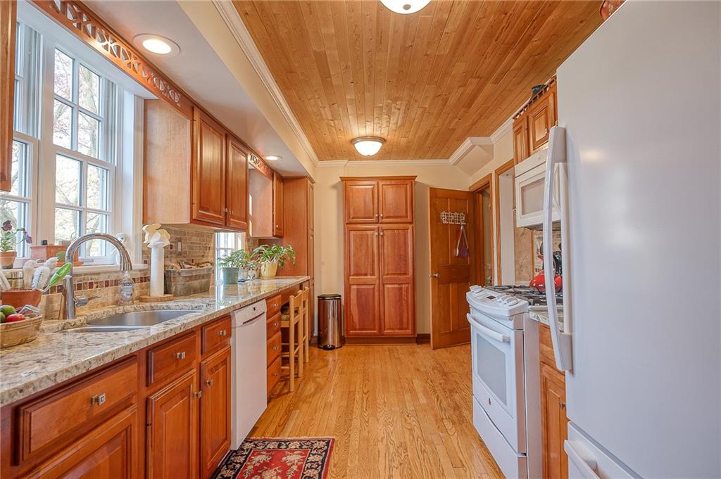 29 Oxford Road Pittsburgh, PA 15202 - Photo 8 of 25 Gallery Image 8