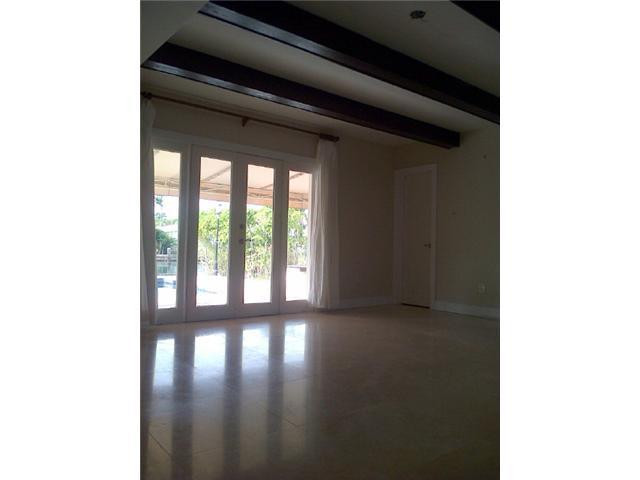 2012 Northeast 122nd Road North Miami, FL 33181 - Photo 6 of 17 Family/Great Room