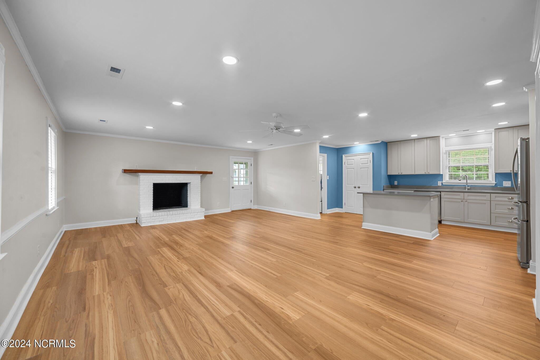 104 South Dimock Road Washington, NC 27889 - Photo 5 of 42 9-web-or-mls-DSC_4060