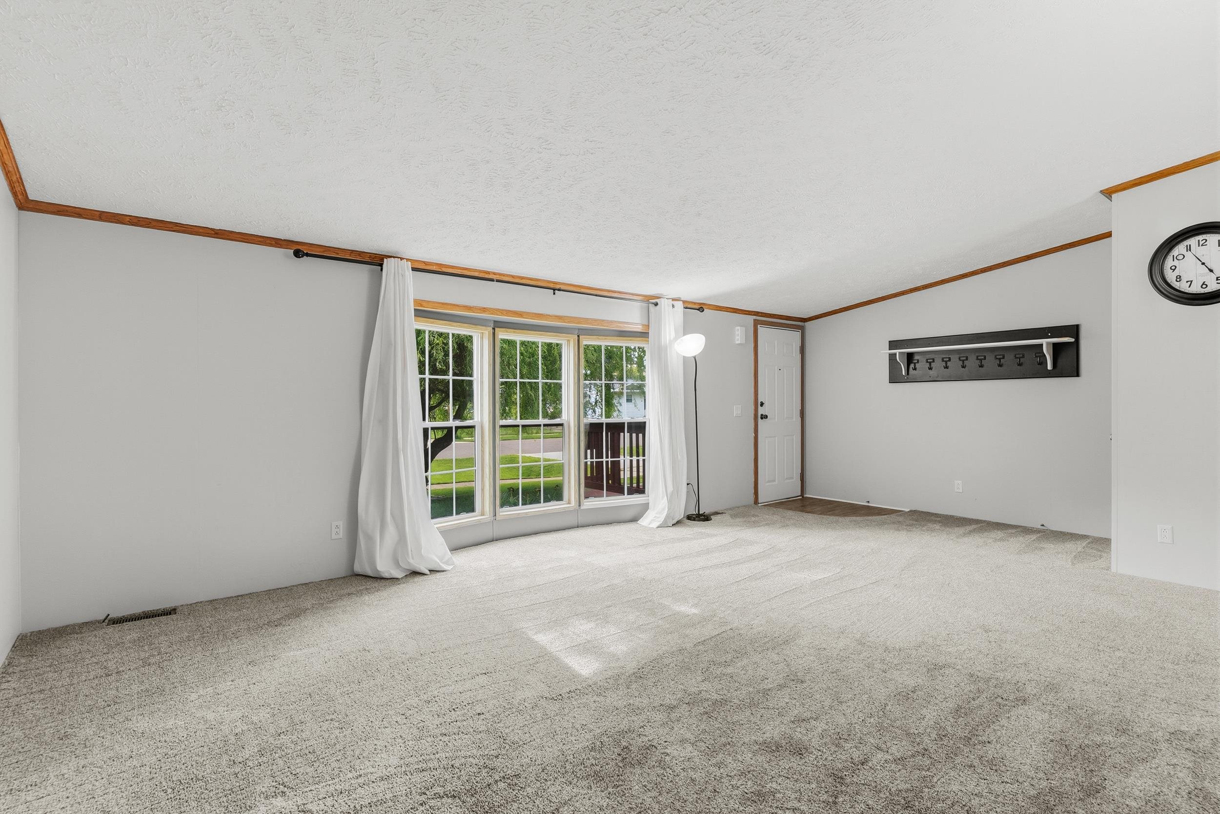 880 North East Street Fenton, MI 48430 - Photo 15 of 33 50213327-fd87f452-f9c7-4f08-994f-d9912c284534.JPG