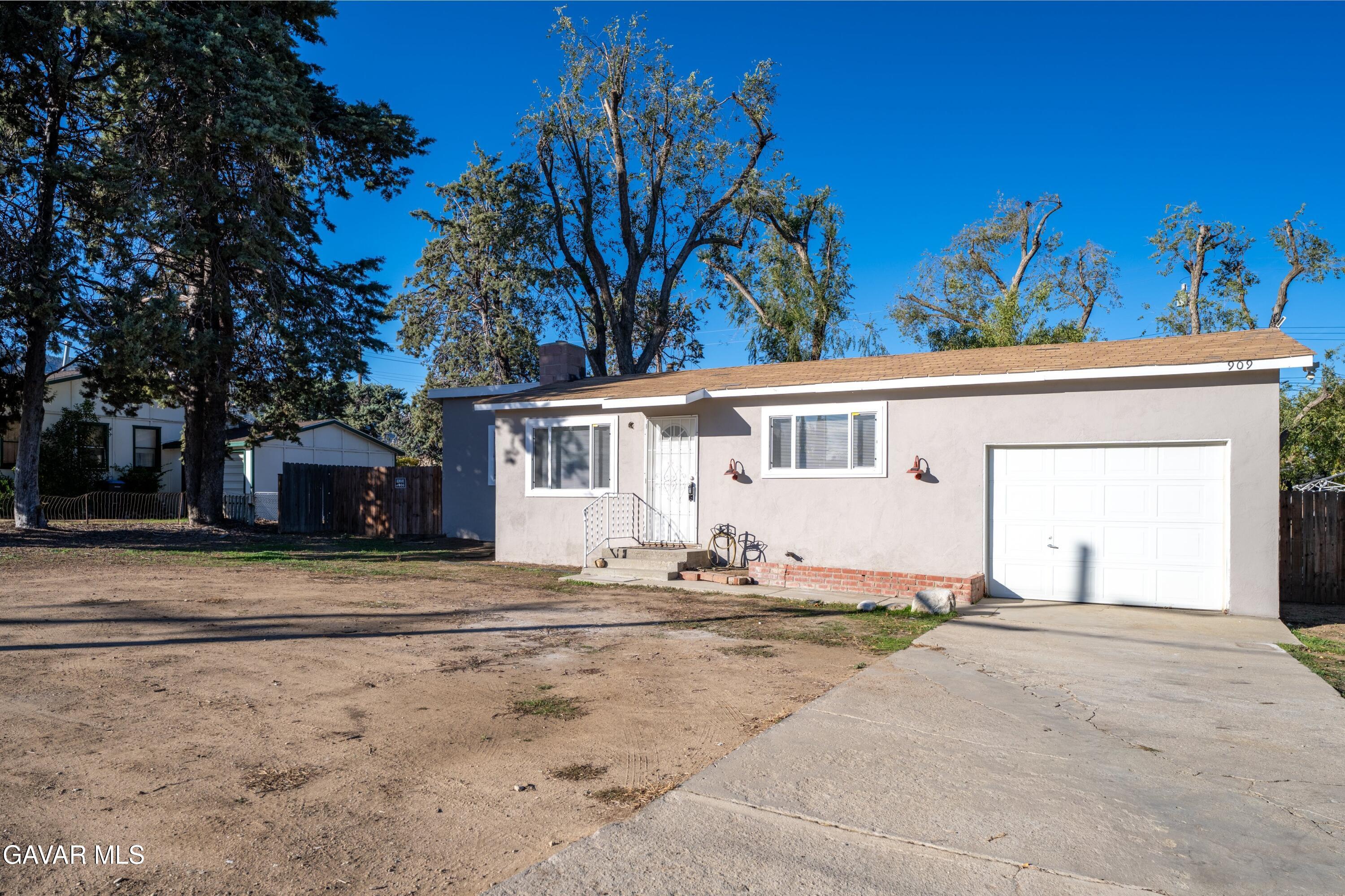 909 South Curry Street Tehachapi, CA 93561 - Photo 2 of 17 JYP00011-HDR