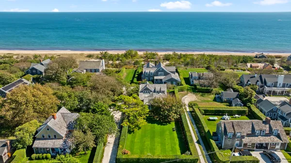 $29,000,000 | 2 Nosegay Lane, Nantucket, MA 02554