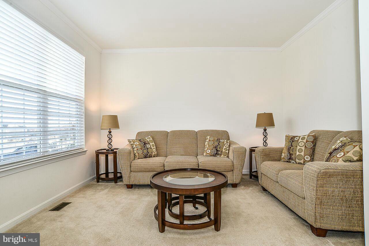 609 Hunters Road Culpeper, VA 22701 - Photo 3 of 30 Living Room