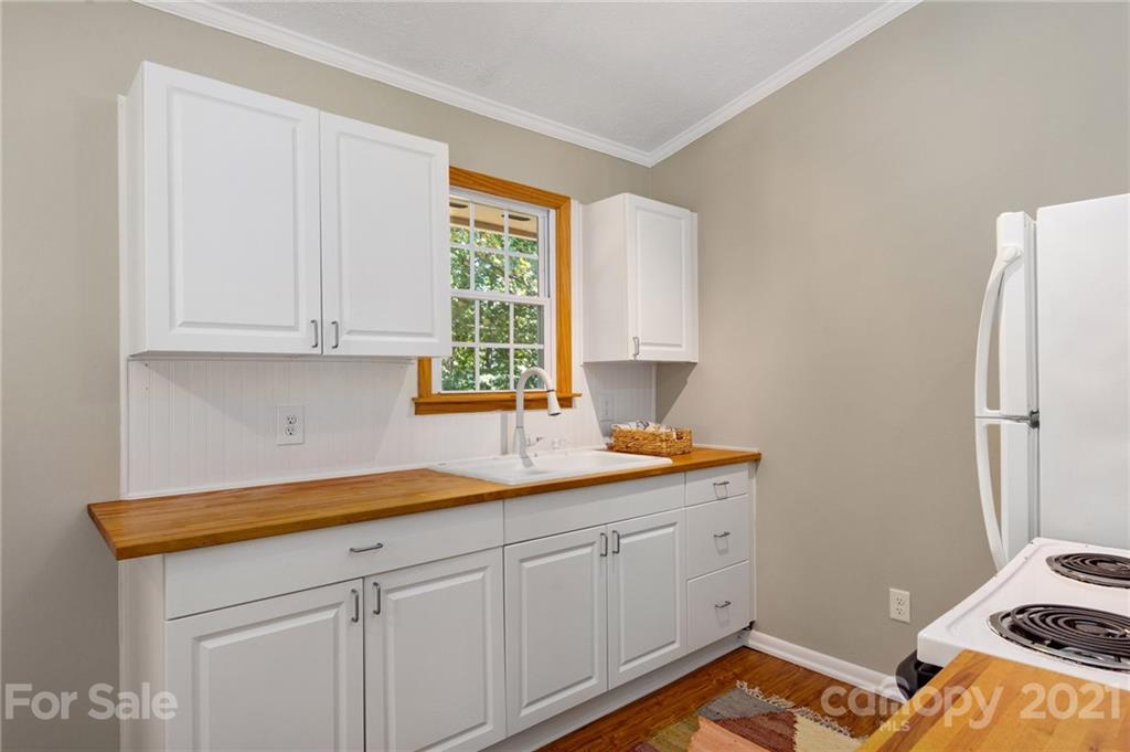 127 Avondale Ridge Road Asheville, NC 28803 - Photo 11 of 21 Gallery Image 11