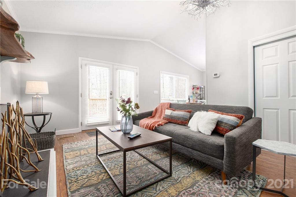 127 Avondale Ridge Road Asheville, NC 28803 - Photo 4 of 21 Gallery Image 4