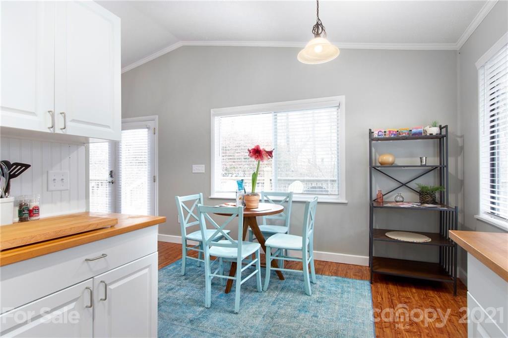 127 Avondale Ridge Road Asheville, NC 28803 - Photo 7 of 21 Gallery Image 7