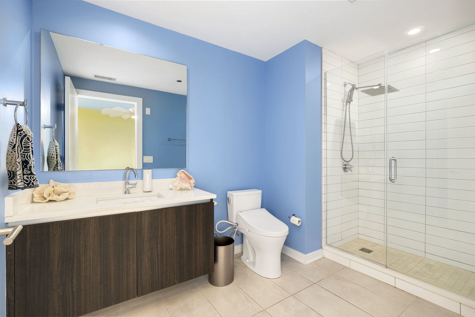1648 West Division Street, Unit 703 Chicago, IL 60622 - Photo 25 of 41 a bathroom with a sink and a mirror
