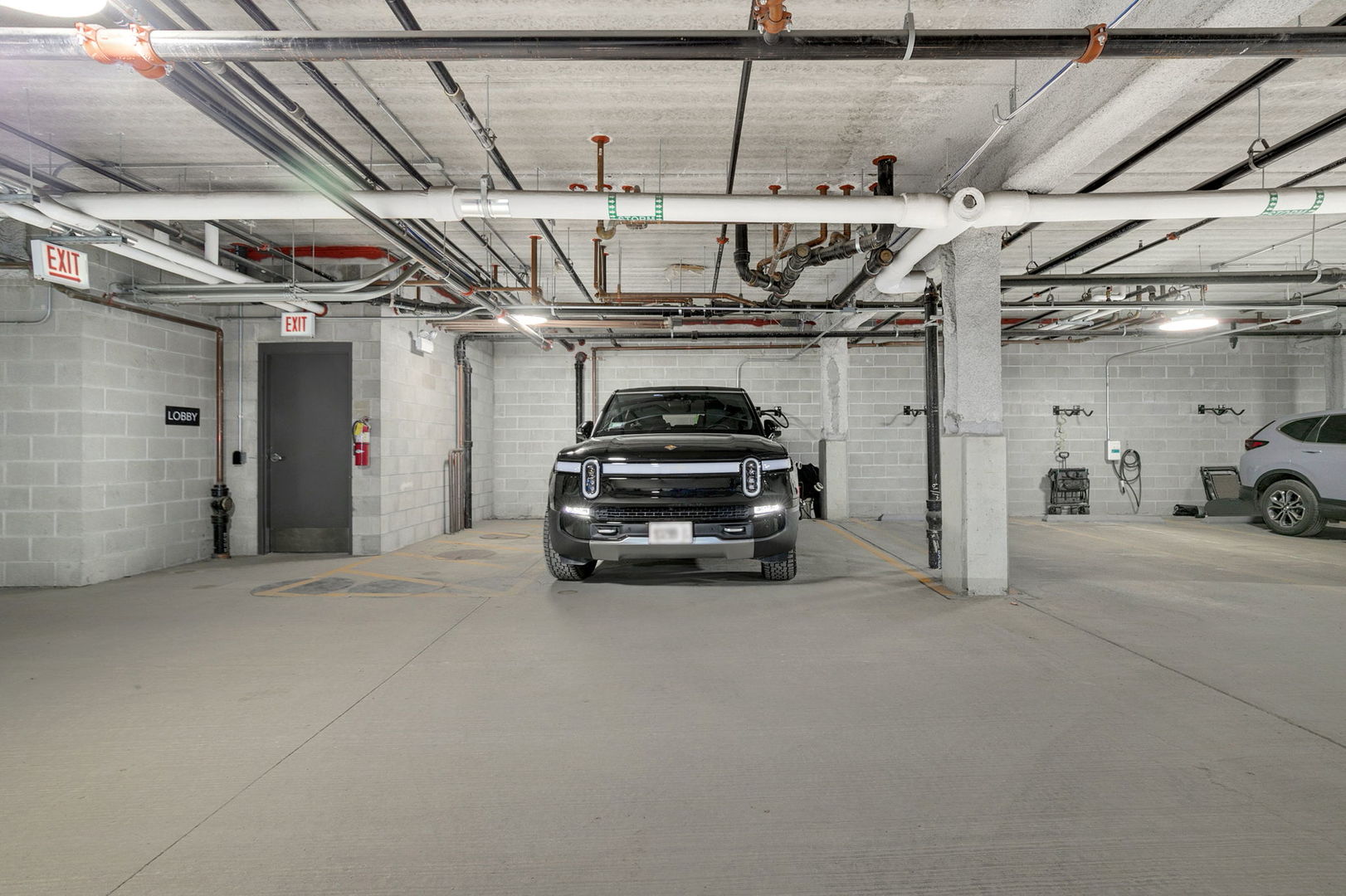 1648 West Division Street, Unit 703 Chicago, IL 60622 - Photo 31 of 41 a view of a car garage