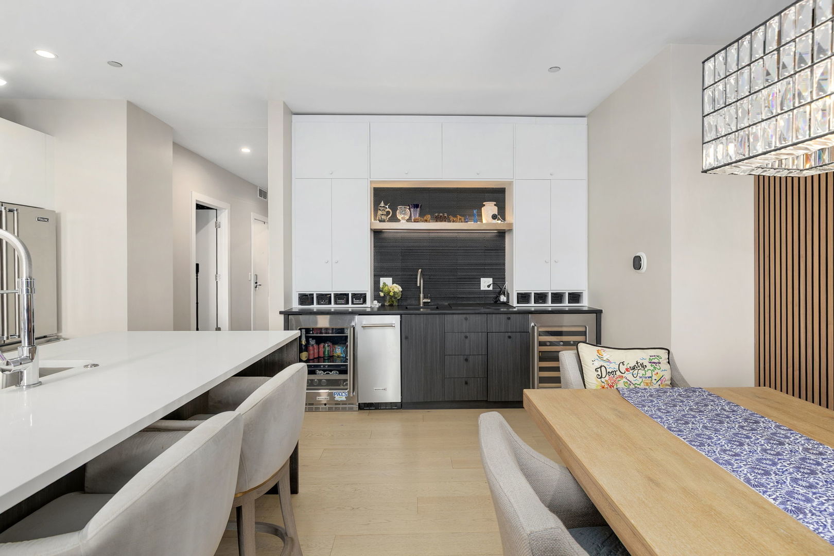 1648 West Division Street, Unit 703 Chicago, IL 60622 - Photo 6 of 41 a large bedroom with a bed and a table in it