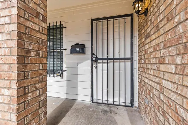 $2,000 | 2723 Parsons Street, Dallas, TX 75215