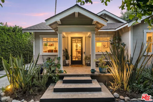 $2,399,000 | 7030 De Longpre Avenue, Los Angeles, CA 90028