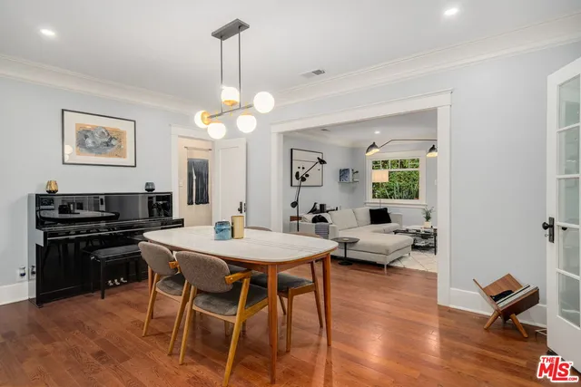 $2,399,000 | 7030 De Longpre Avenue, Los Angeles, CA 90028