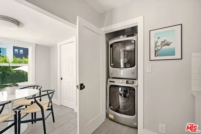 $2,399,000 | 7030 De Longpre Avenue, Los Angeles, CA 90028