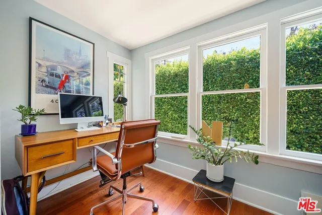 $2,399,000 | 7030 De Longpre Avenue, Los Angeles, CA 90028