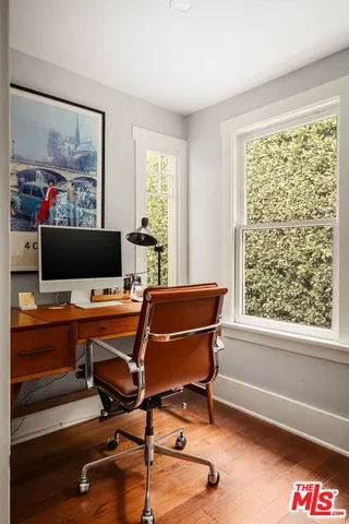 $2,399,000 | 7030 De Longpre Avenue, Los Angeles, CA 90028