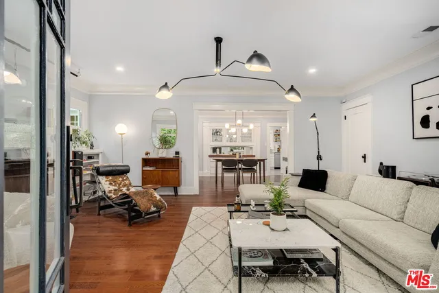$2,399,000 | 7030 De Longpre Avenue, Los Angeles, CA 90028