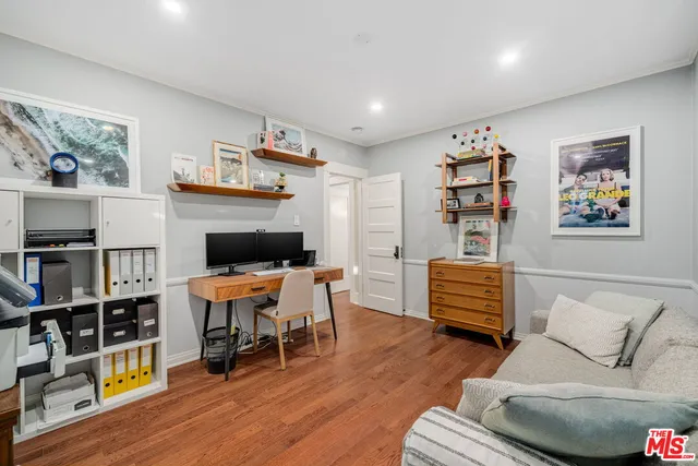 $2,399,000 | 7030 De Longpre Avenue, Los Angeles, CA 90028