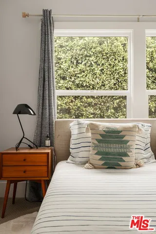 $2,399,000 | 7030 De Longpre Avenue, Los Angeles, CA 90028