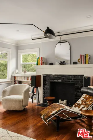 $2,399,000 | 7030 De Longpre Avenue, Los Angeles, CA 90028