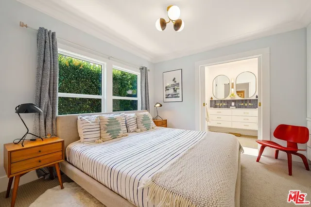 $2,399,000 | 7030 De Longpre Avenue, Los Angeles, CA 90028