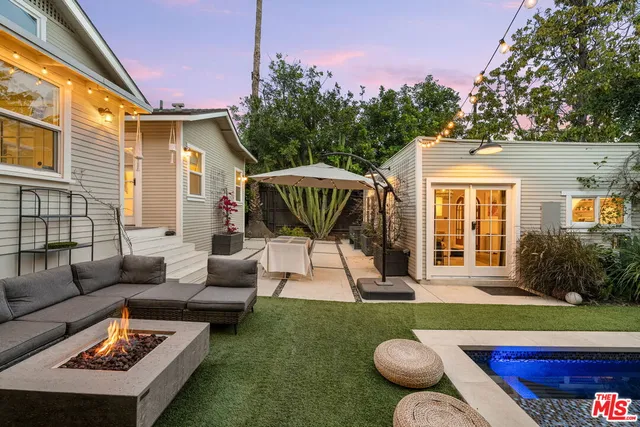 $2,399,000 | 7030 De Longpre Avenue, Los Angeles, CA 90028