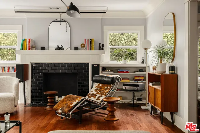 $2,399,000 | 7030 De Longpre Avenue, Los Angeles, CA 90028