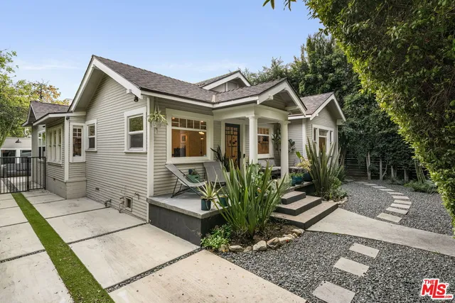 $2,399,000 | 7030 De Longpre Avenue, Los Angeles, CA 90028