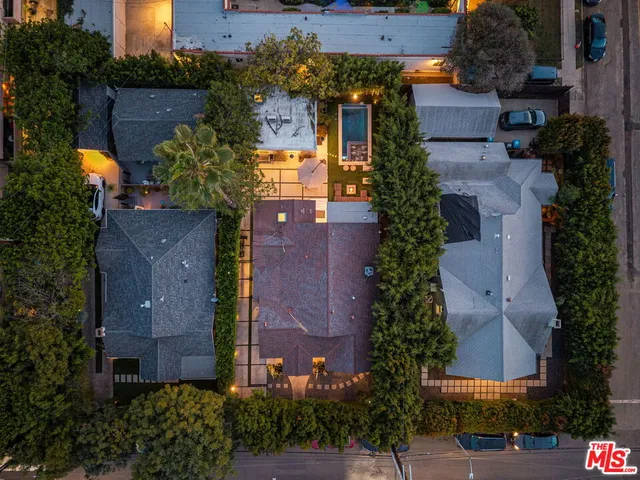 $2,399,000 | 7030 De Longpre Avenue, Los Angeles, CA 90028