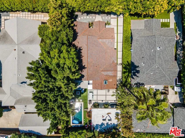 $2,399,000 | 7030 De Longpre Avenue, Los Angeles, CA 90028