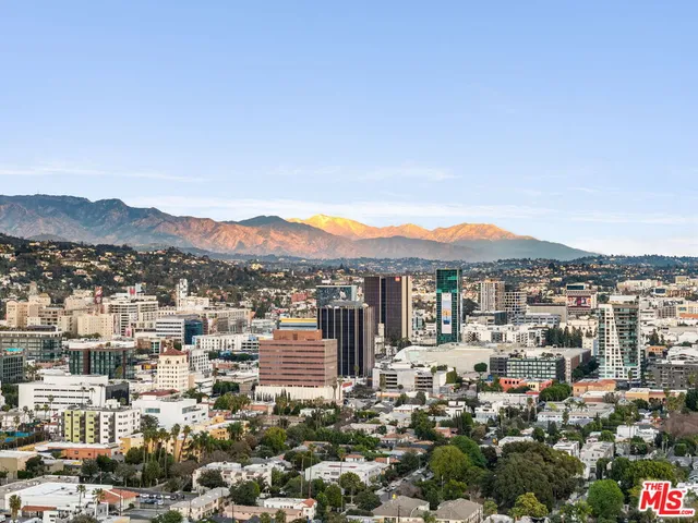 $2,399,000 | 7030 De Longpre Avenue, Los Angeles, CA 90028