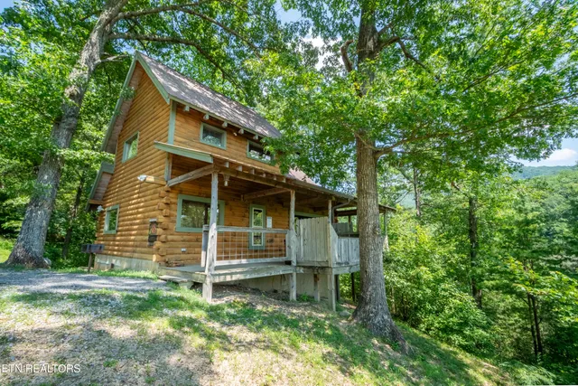 $999,999 | 2 R Wears Valley Road, Townsend, TN 37882