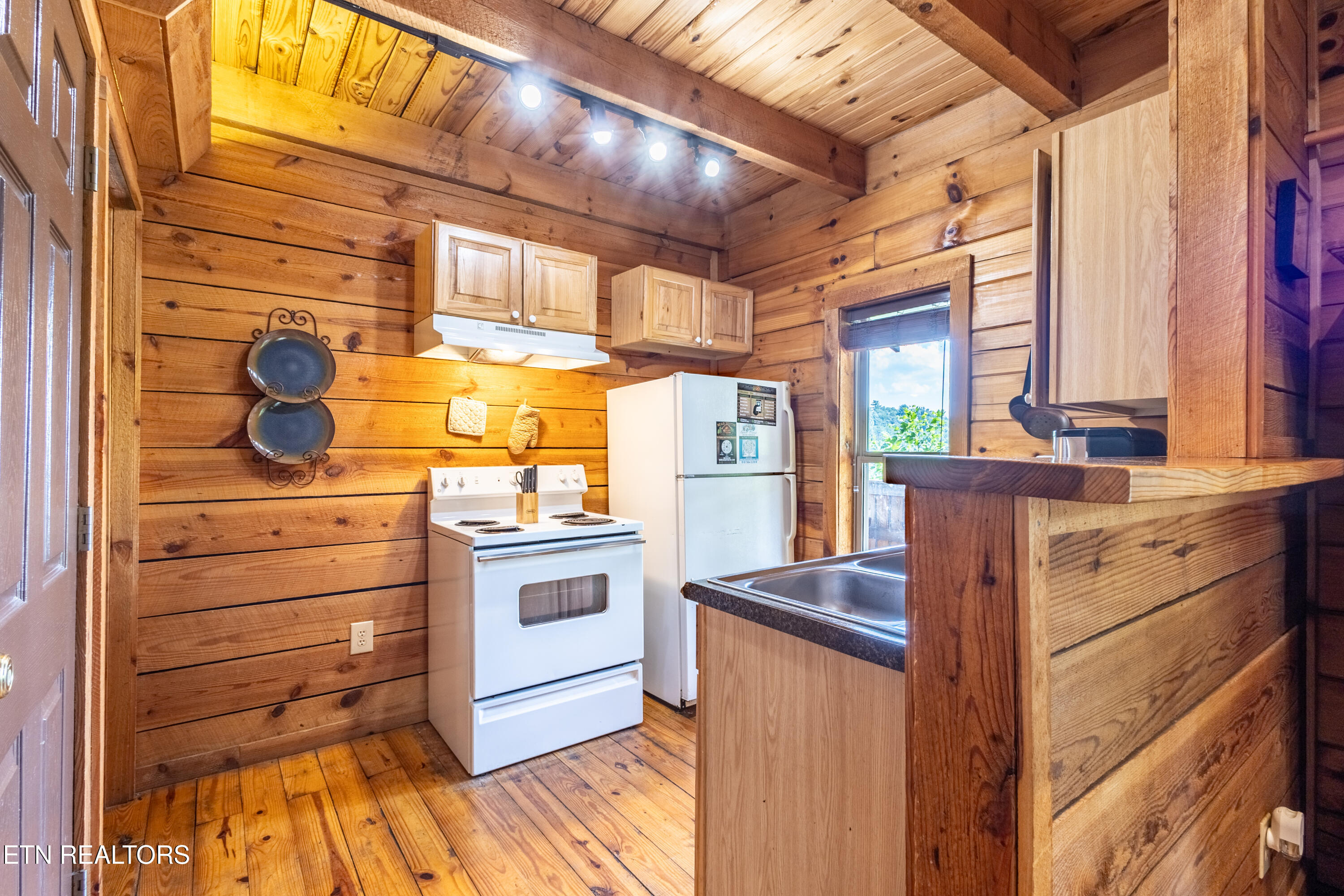 2 R Wears Valley Road Townsend, TN 37882 - Photo 18 of 34 IMG_5367-HDR