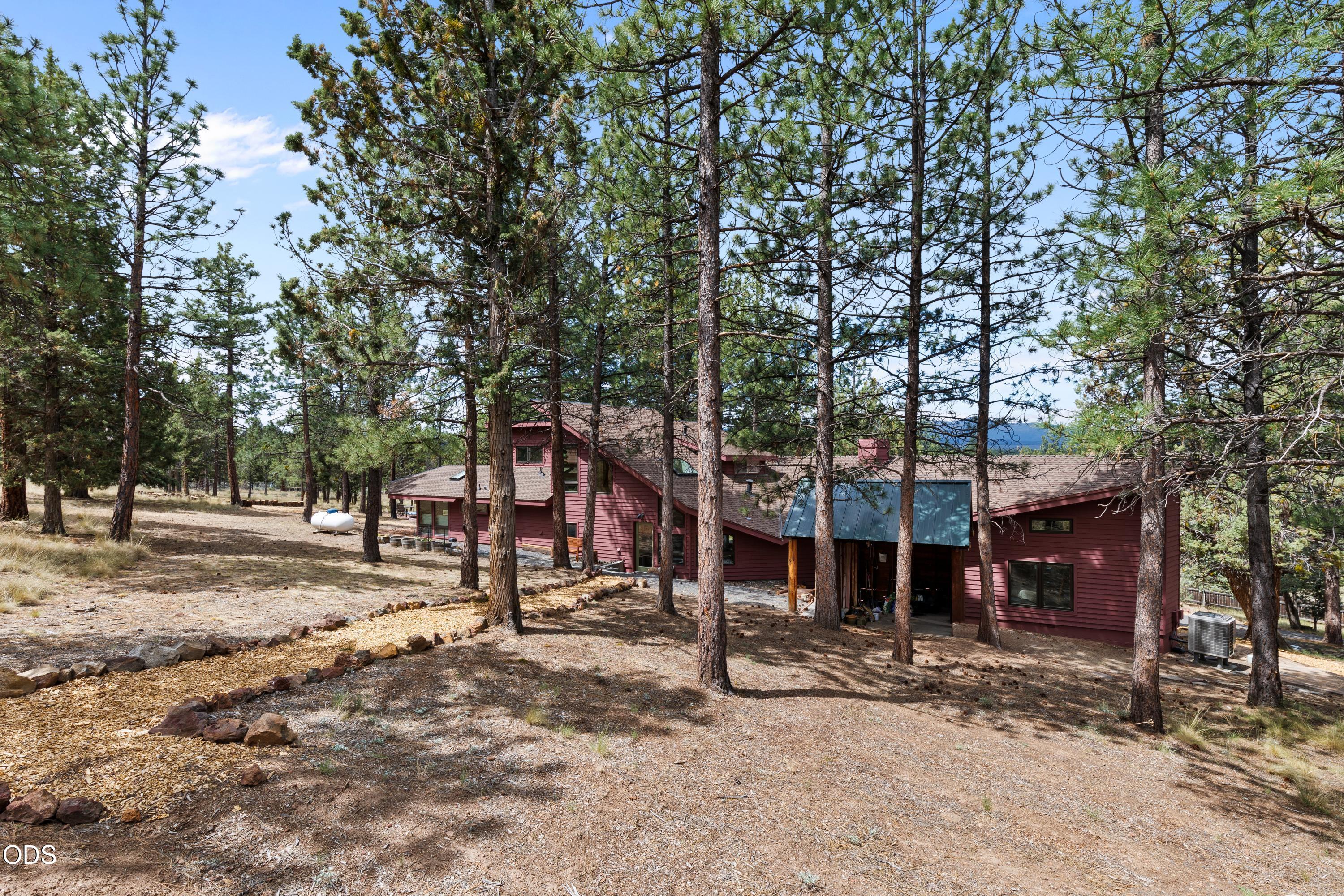 63220 Johnson Road Bend, OR 97703 - Photo 49 of 60