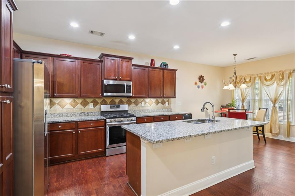 4750 Hastings Terrace Alpharetta, GA 30005 - Photo 4 of 25