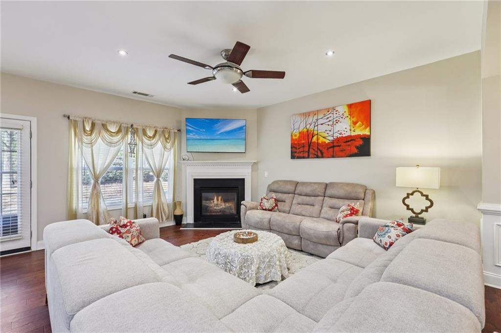 4750 Hastings Terrace Alpharetta, GA 30005 - Photo 9 of 25