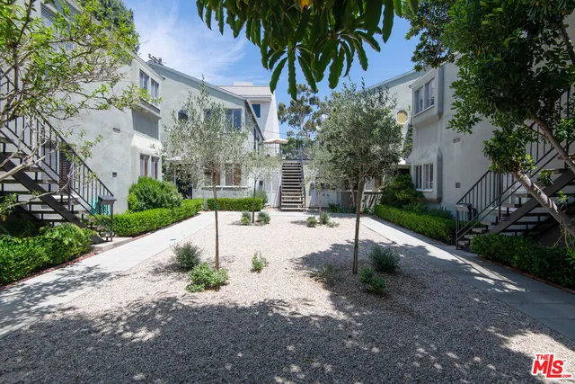 $2,695 | 9025 Rangely Avenue, Unit 9027, West Hollywood, CA 90048