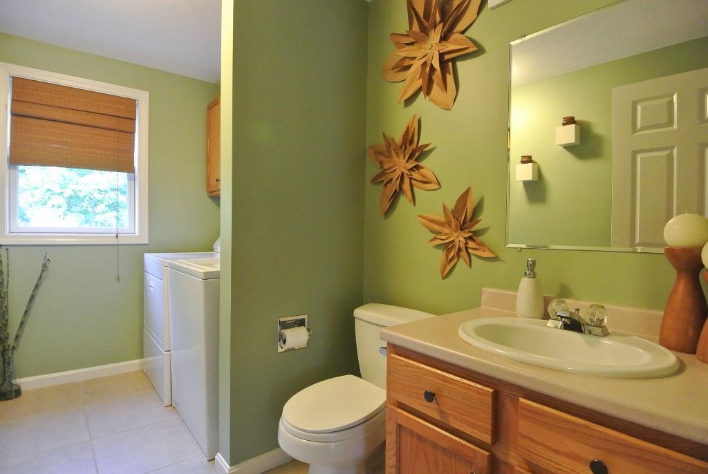 236 Alfred Street, Unit 4 Biddeford, ME 04005 - Photo 14 of 26 1st floor half bathroom