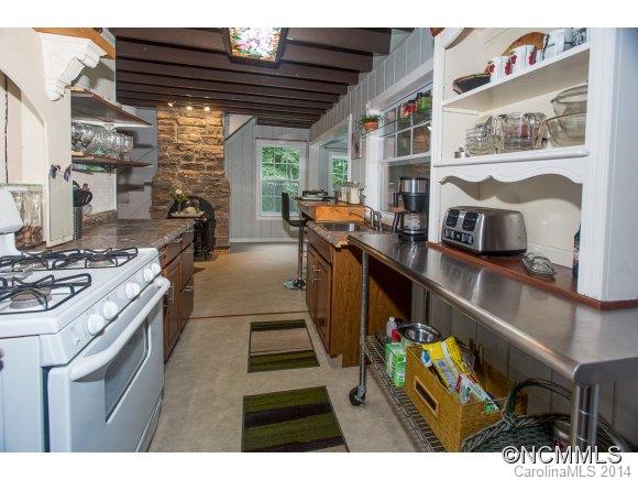 91 Davidson Gap Road Leicester, NC 28748 - Photo 5 of 23 Gallery Image 5