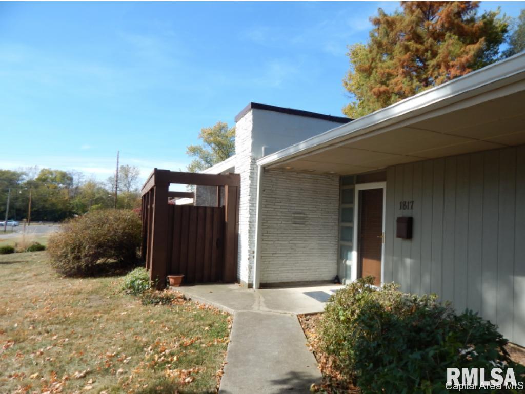 1817 Reed Avenue Springfield, IL 62704 - Photo 3 of 8 Gallery Image 3