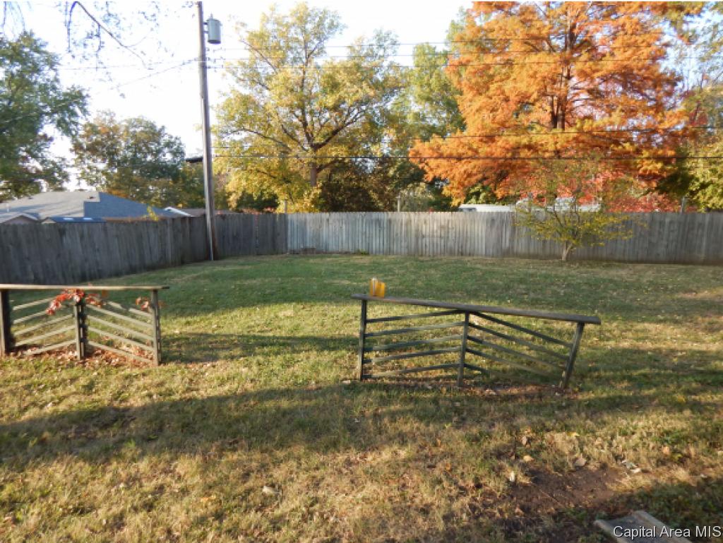 1817 Reed Avenue Springfield, IL 62704 - Photo 5 of 8 Gallery Image 5