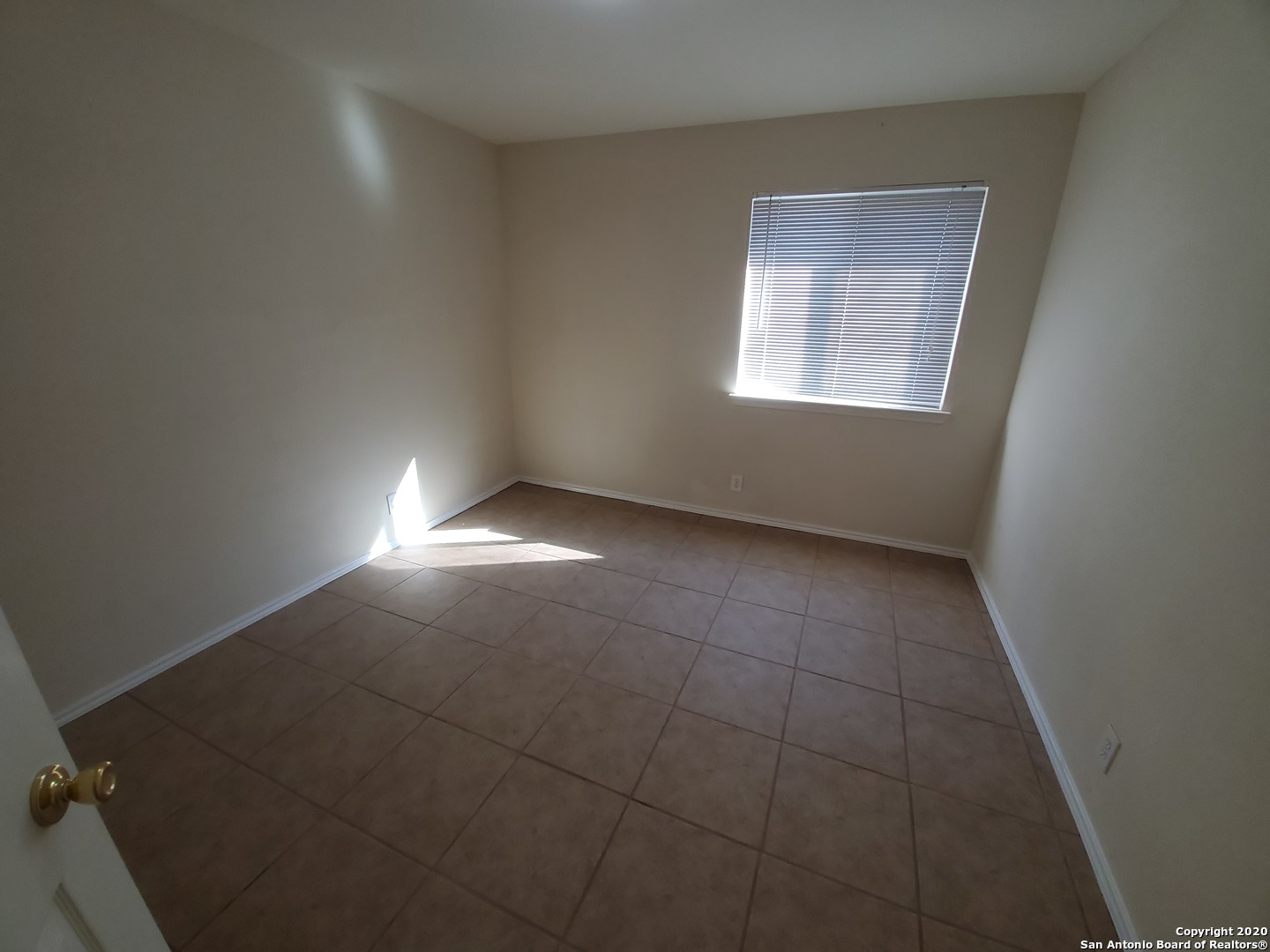 671 Rattler Bluff San Antonio, TX 78251 - Photo 11 of 15 an empty room with a bathroom