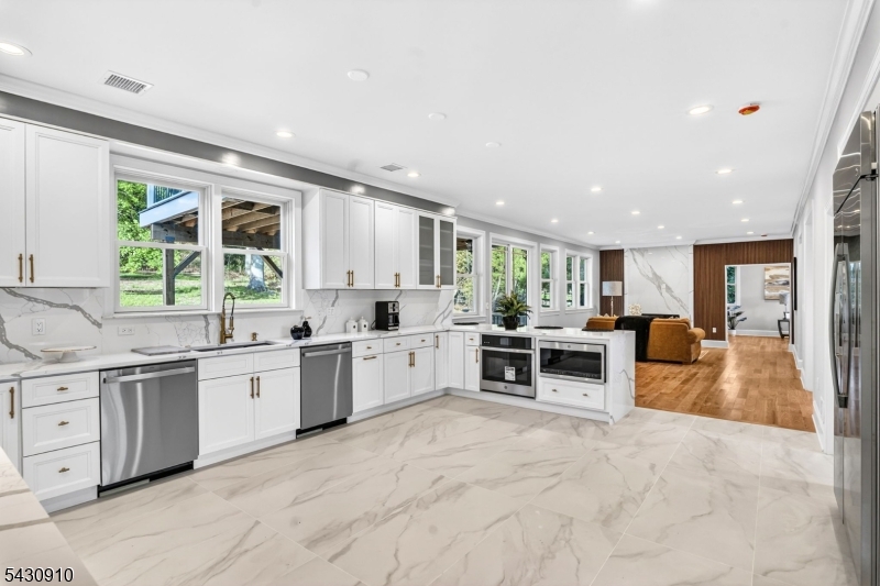 1395 Washington Valley Road Bridgewater, NJ 08807 - Photo 12 of 46