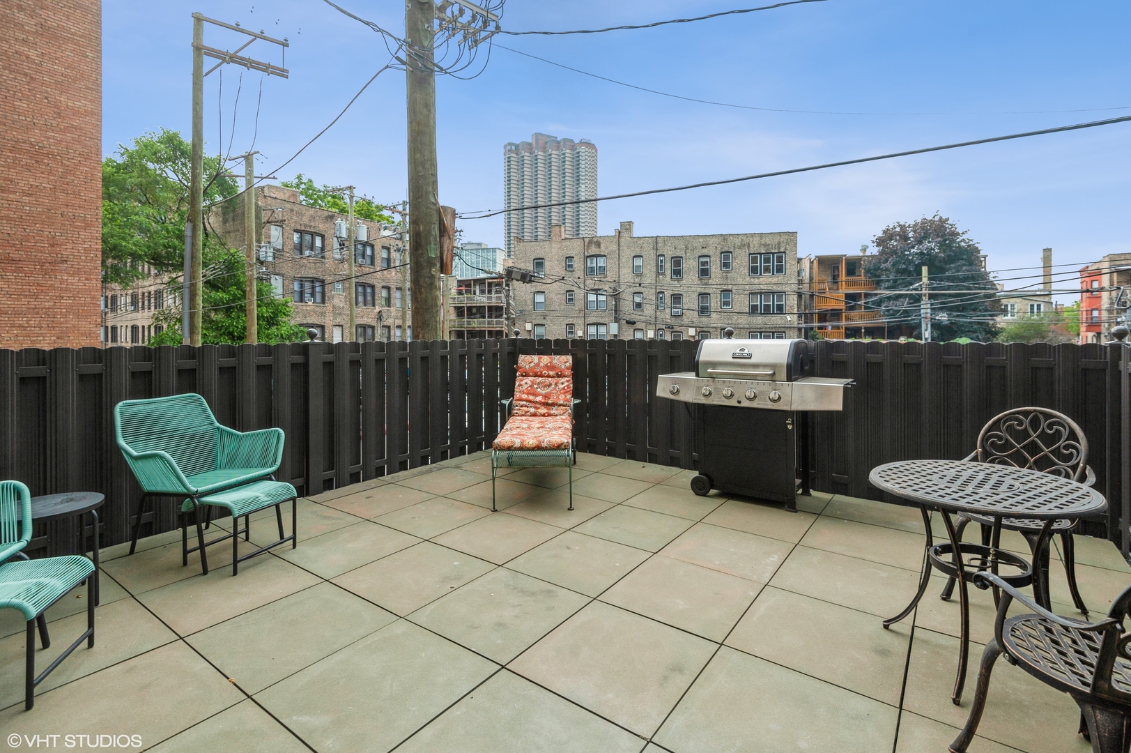 725 West Sheridan Road, Unit 204 Chicago, IL 60613 - Photo 2 of 11