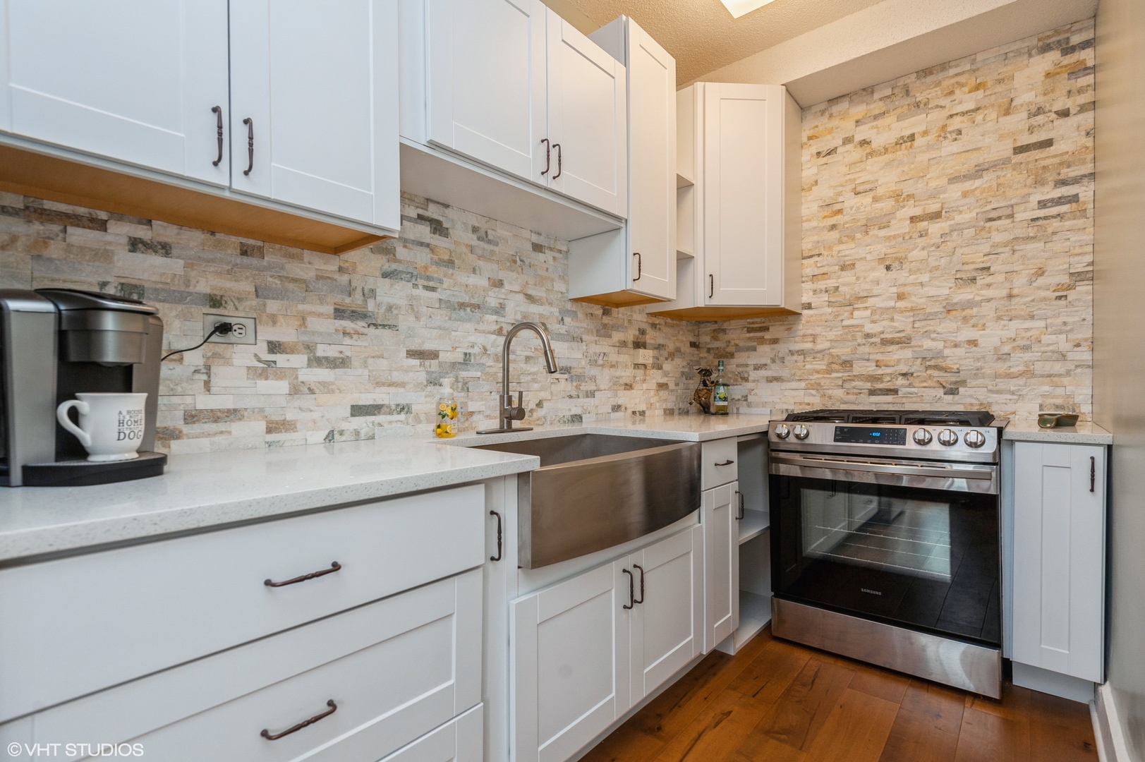 725 West Sheridan Road, Unit 204 Chicago, IL 60613 - Photo 6 of 11